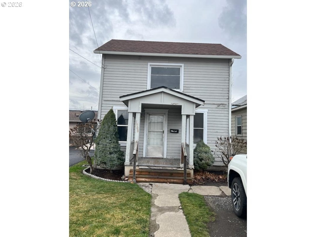 Photo 1 of 13 — 1908 ADAMS AVE, La Grande, OR 97850