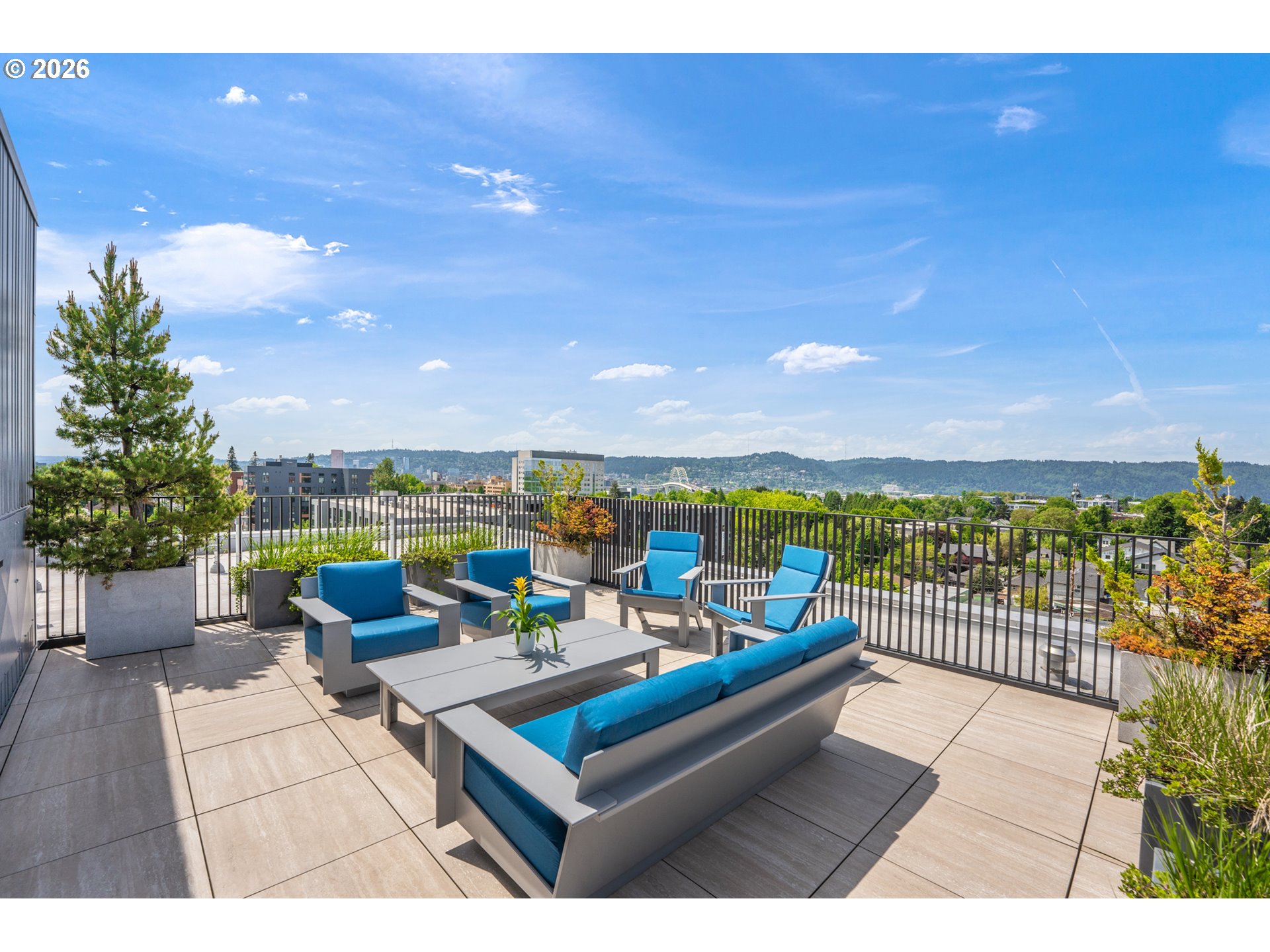 12 NE FREMONT ST 801