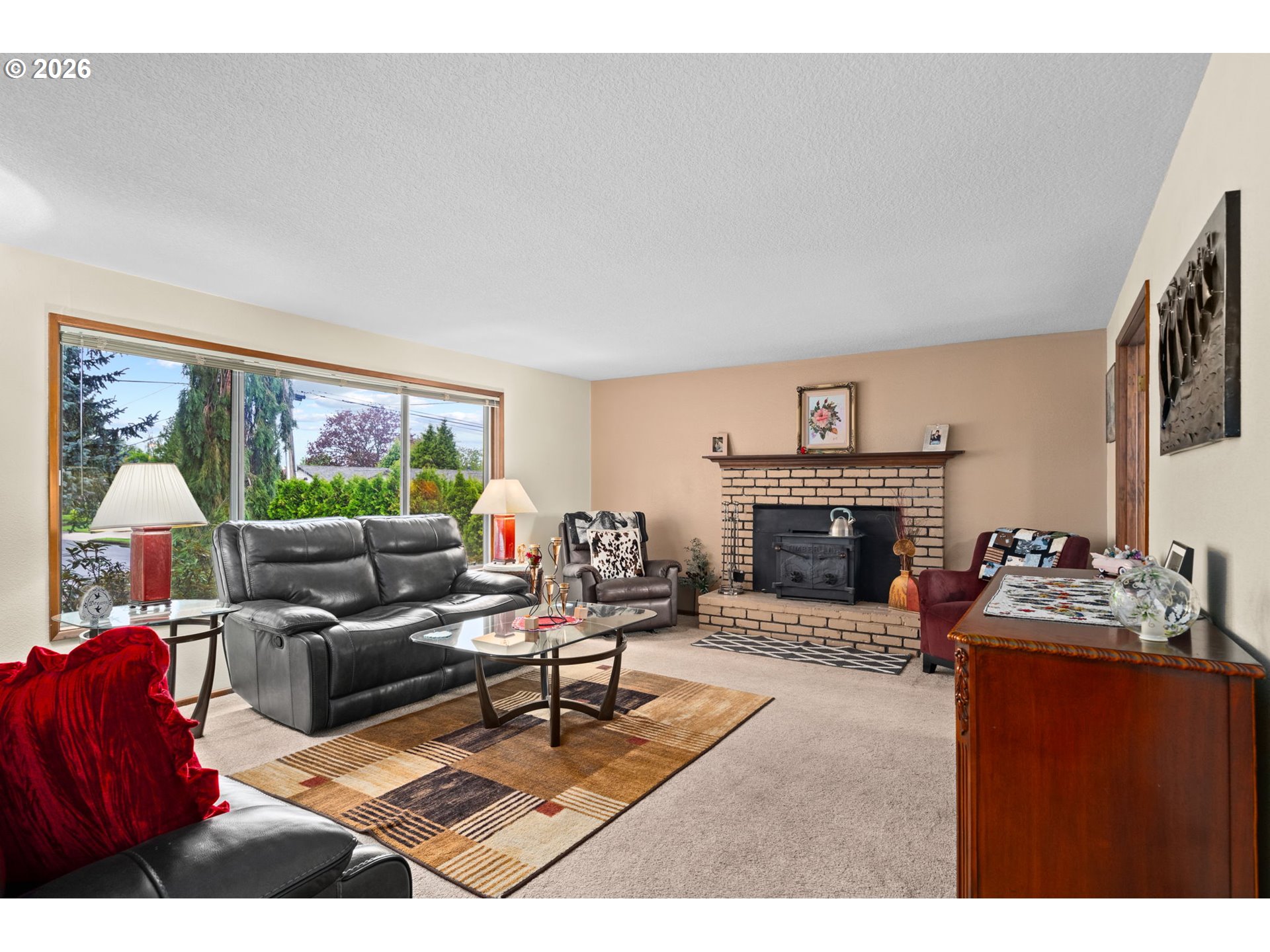 470 NW BELLA VISTA DR