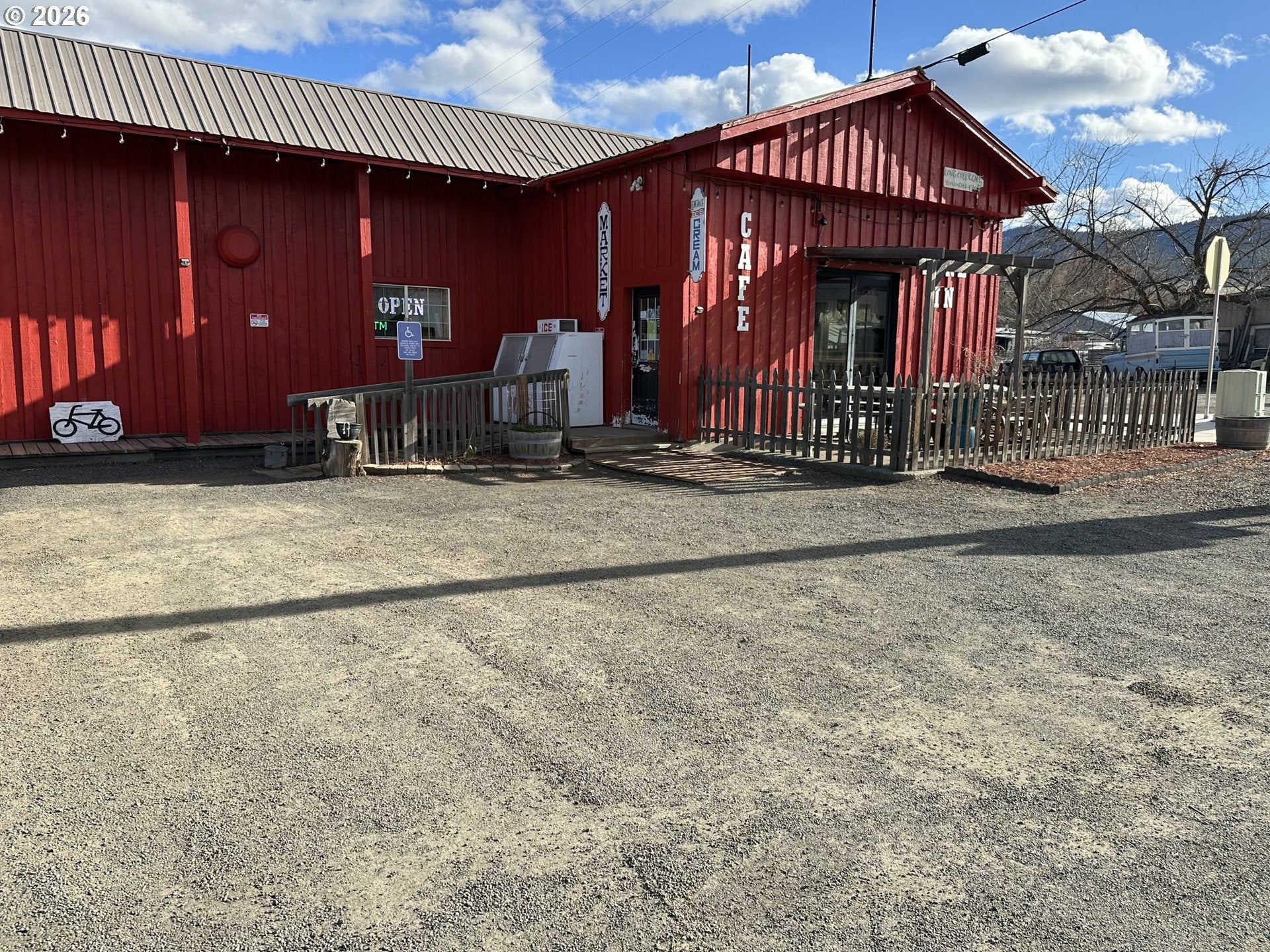 105 Highway 395 N