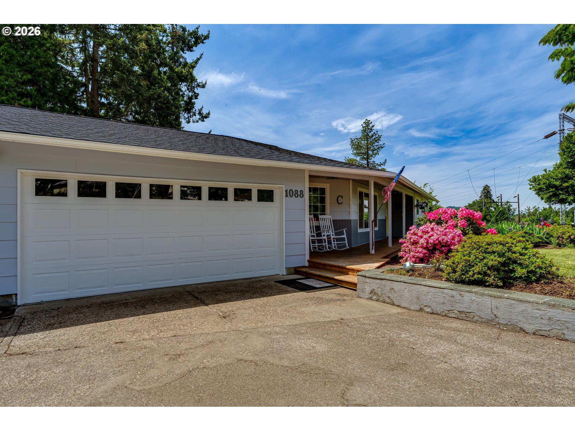 1088 LINDA LN