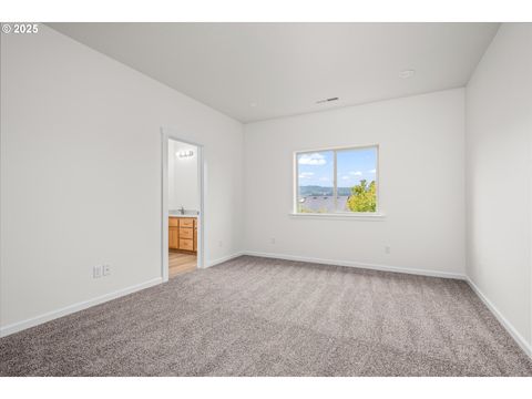 Tiny photo for 673 Boulder Loop, Creswell, OR 97426 (MLS # 665827848)