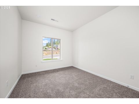 Tiny photo for 673 Boulder Loop, Creswell, OR 97426 (MLS # 665827848)