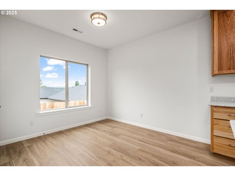 Tiny photo for 673 Boulder Loop, Creswell, OR 97426 (MLS # 665827848)