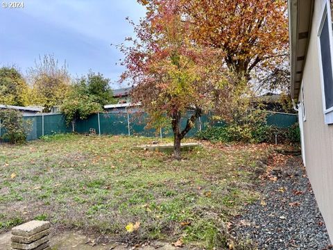 A home in Roseburg