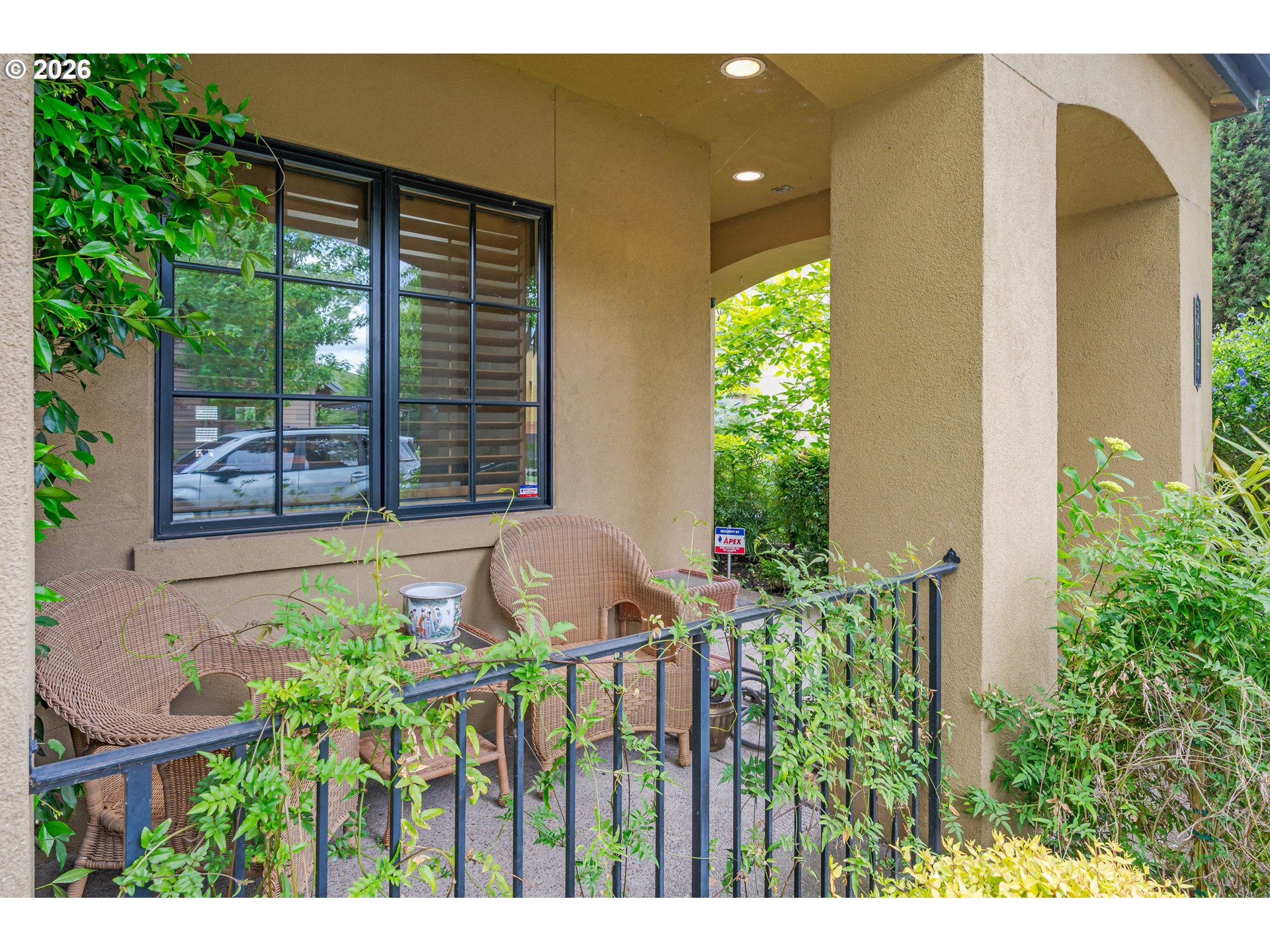 3017 LORD BYRON PL
