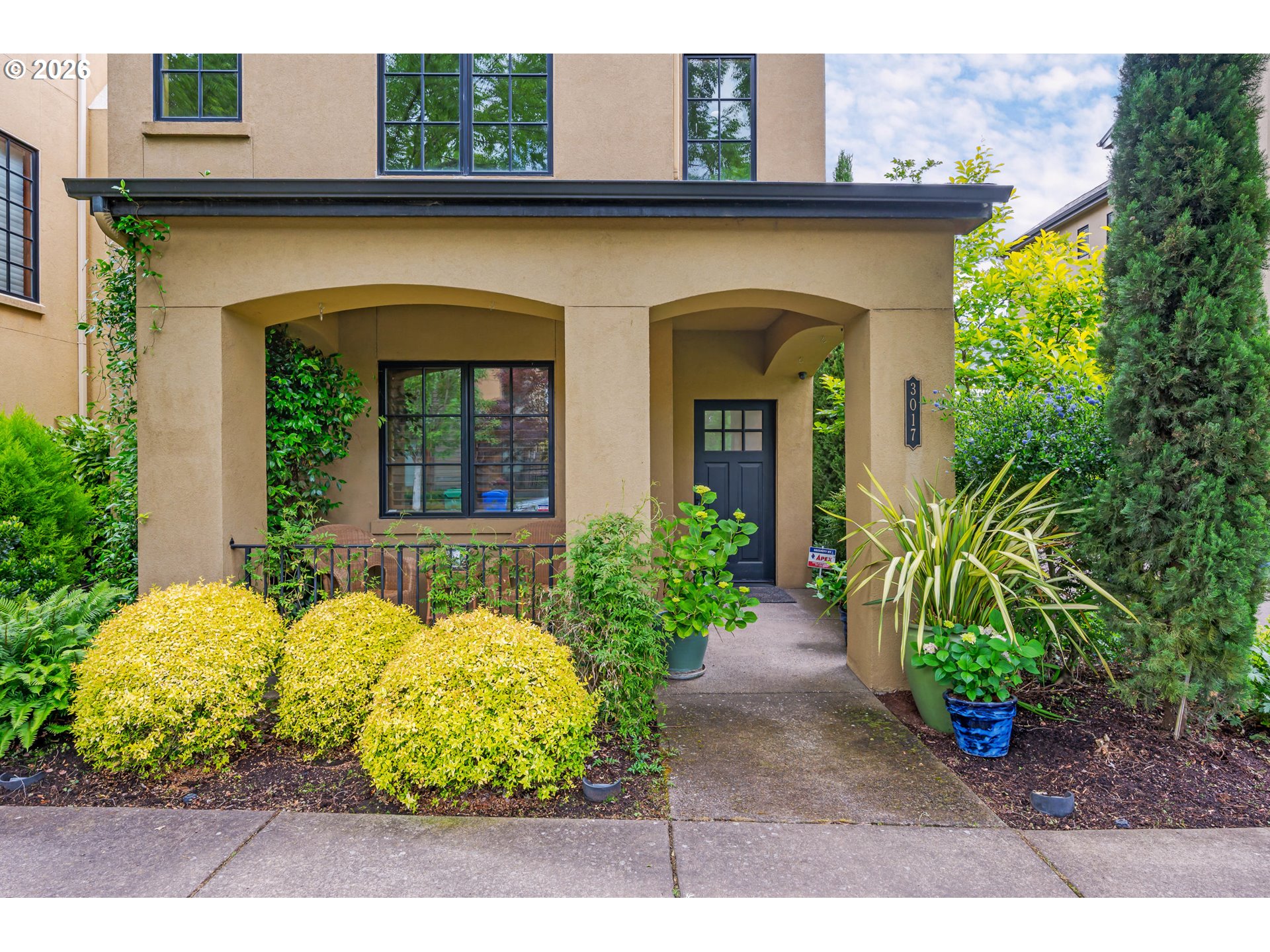 3017 LORD BYRON PL