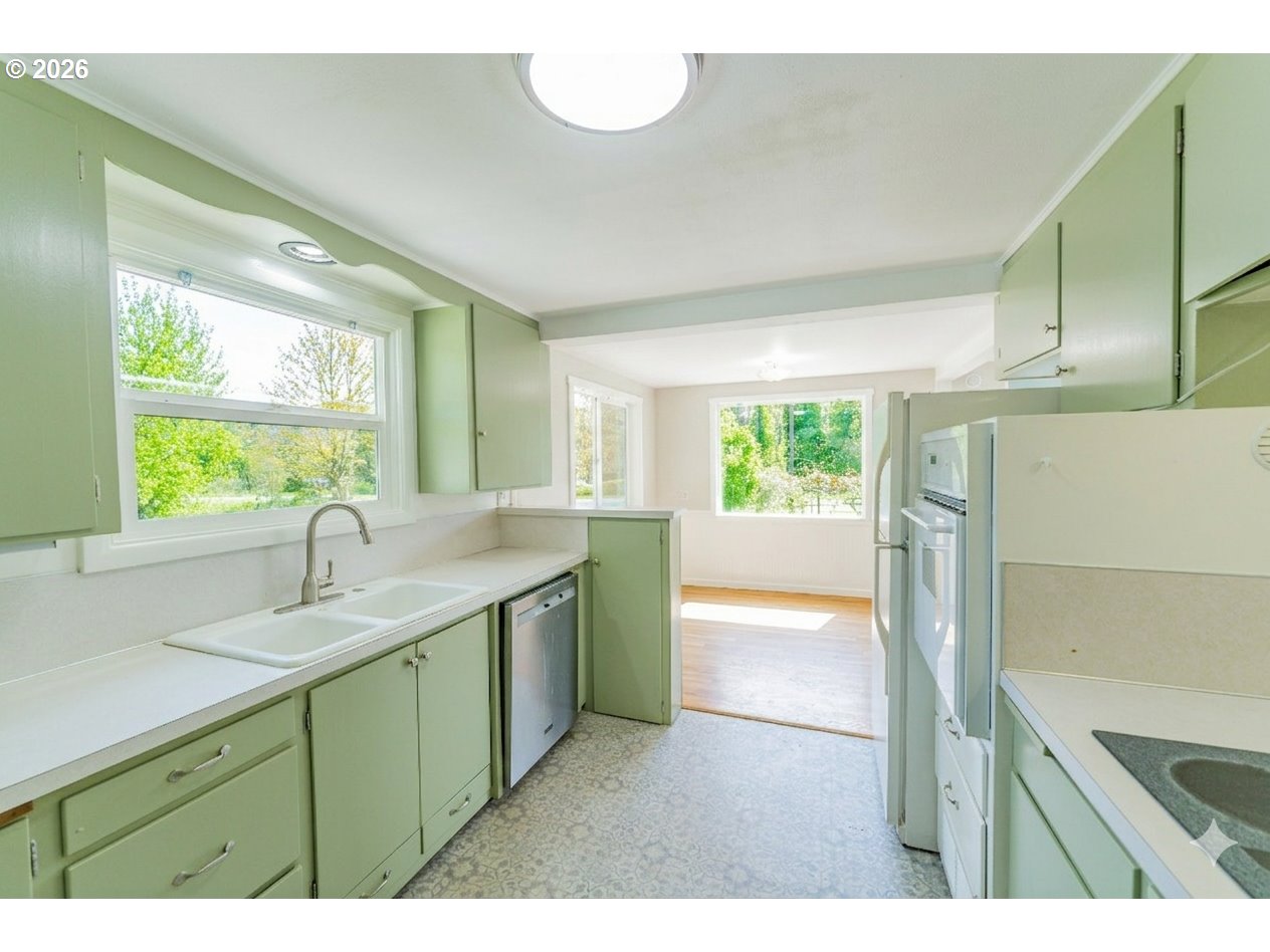 35271 MCKENZIE VIEW DR