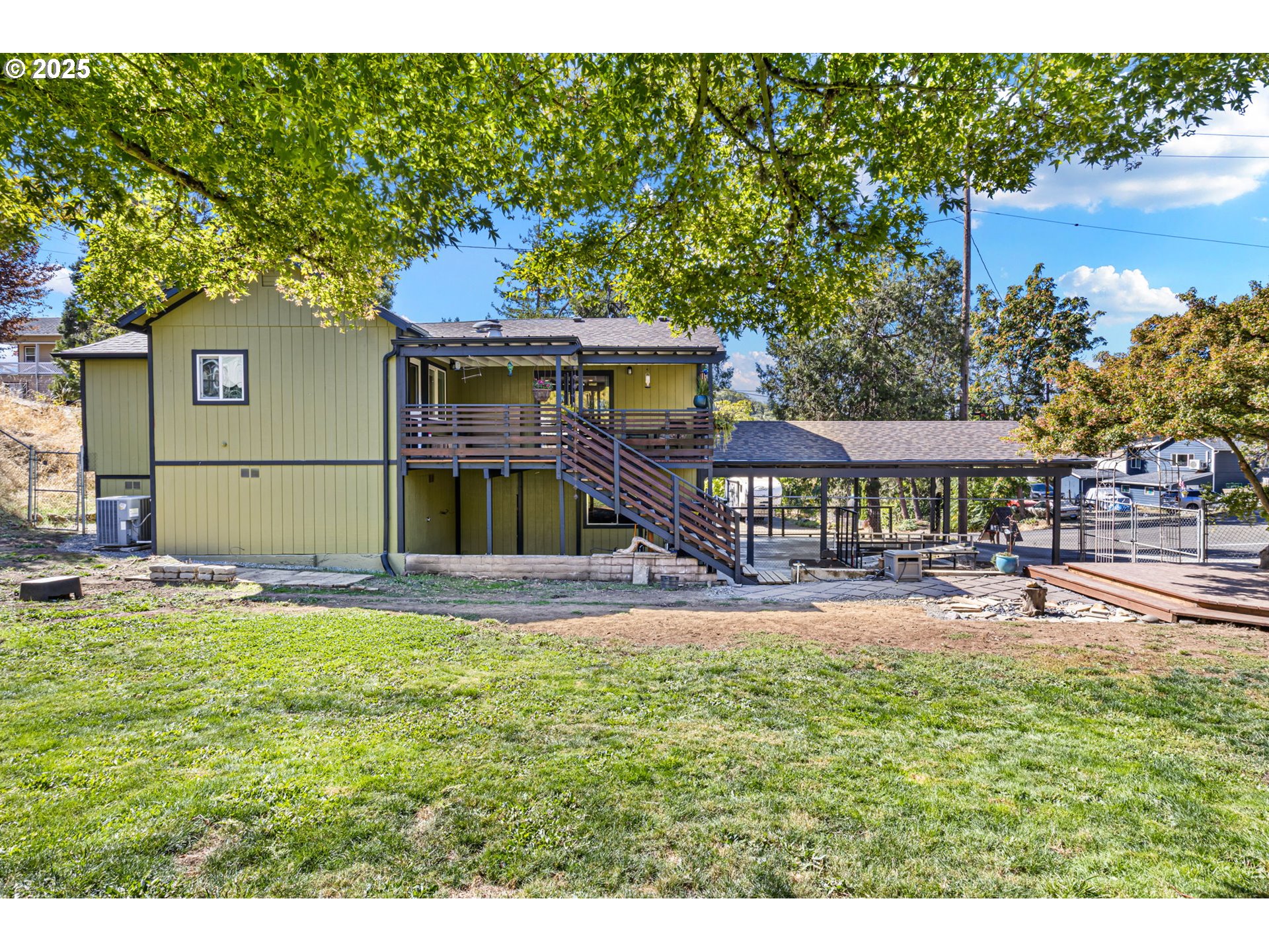 1416 SE SANFORD AVE