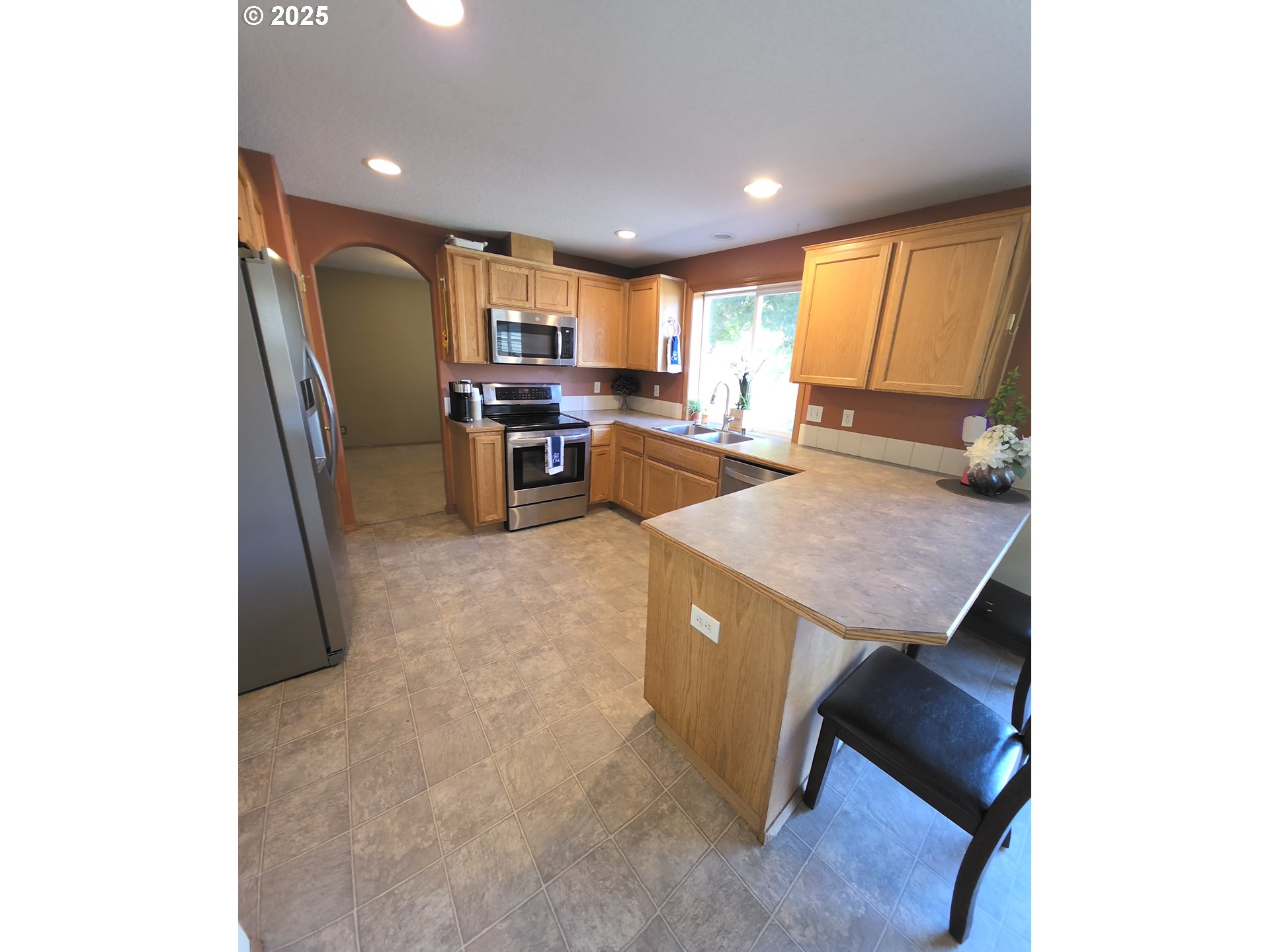 300 NW 12TH ST