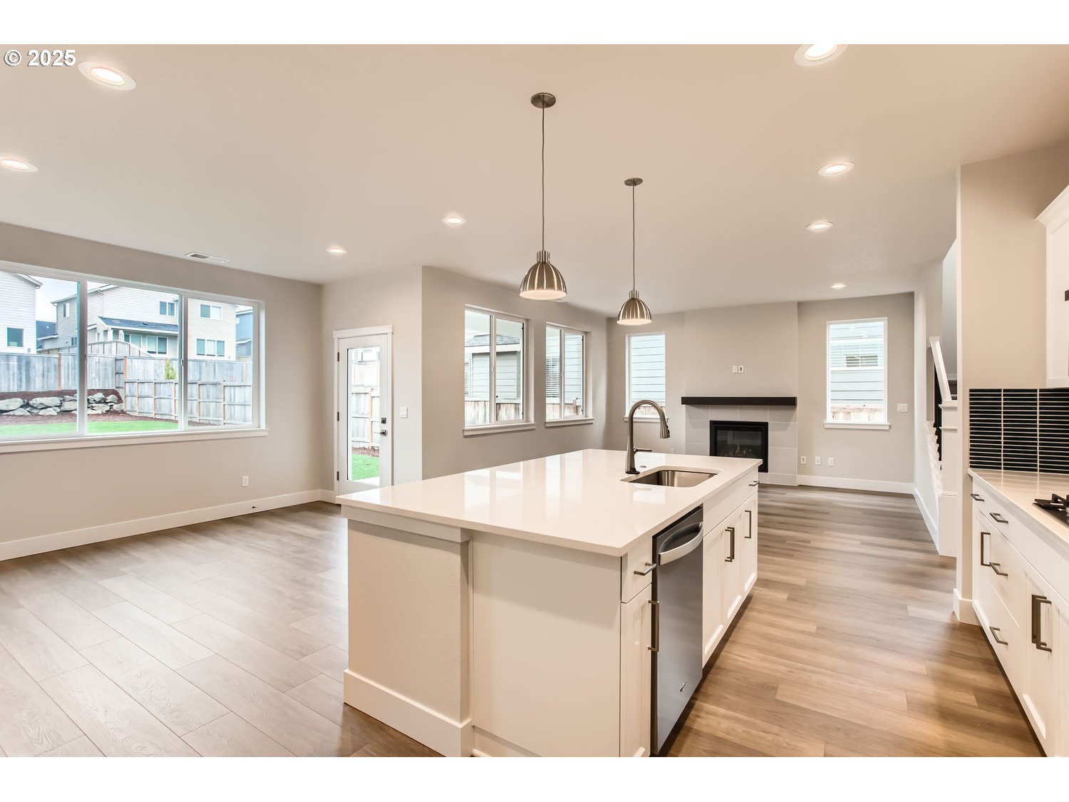 Sherwood, Oregon 97140, United States, 5 Bedrooms Bedrooms, ,3 BathroomsBathrooms,Residential,Pending,20563