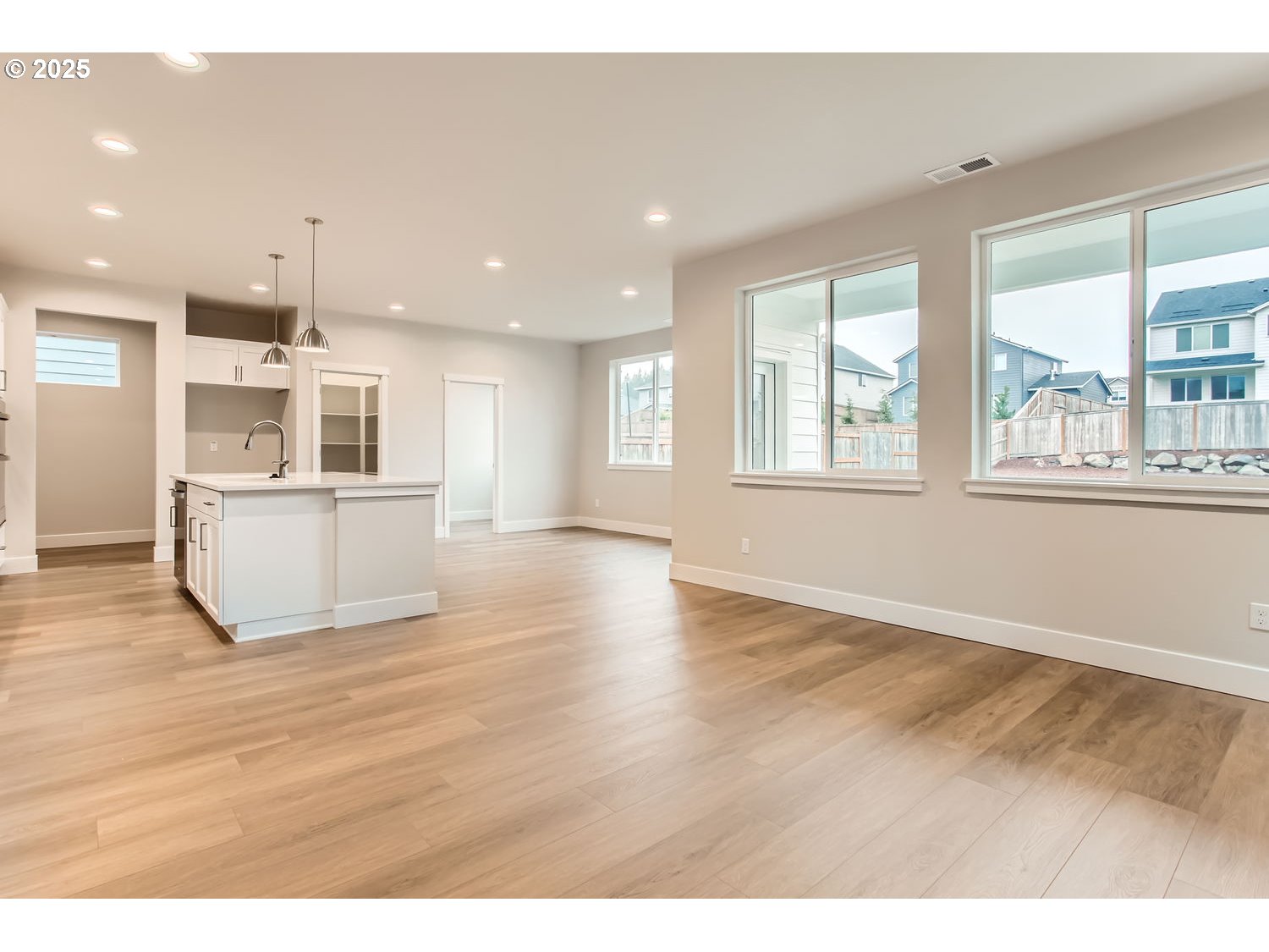 Sherwood, Oregon 97140, United States, 5 Bedrooms Bedrooms, ,3 BathroomsBathrooms,Residential,Pending,20563