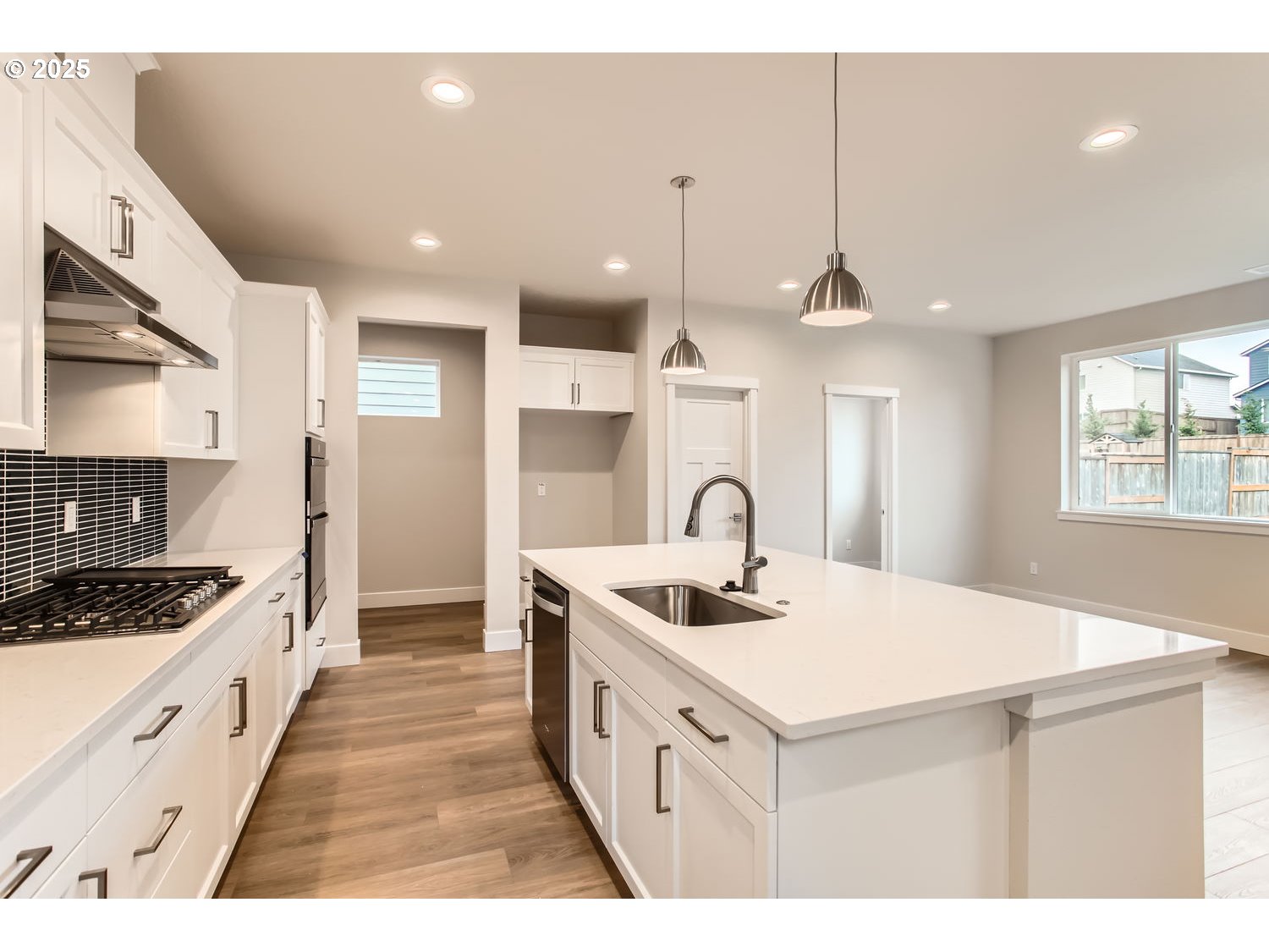 Sherwood, Oregon 97140, United States, 5 Bedrooms Bedrooms, ,3 BathroomsBathrooms,Residential,Pending,20563