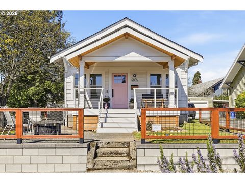 6855 NE SISKIYOU ST Portland OR 97213