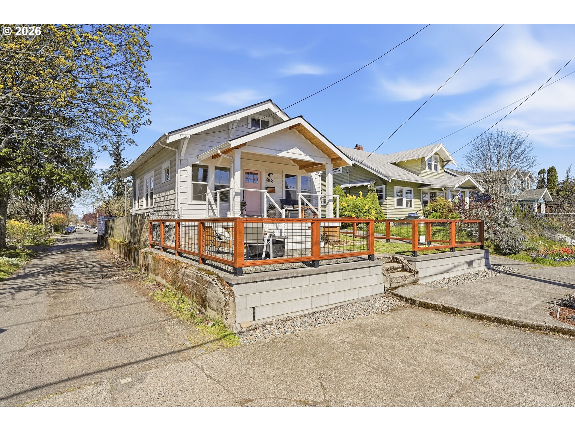 6855 NE SISKIYOU ST