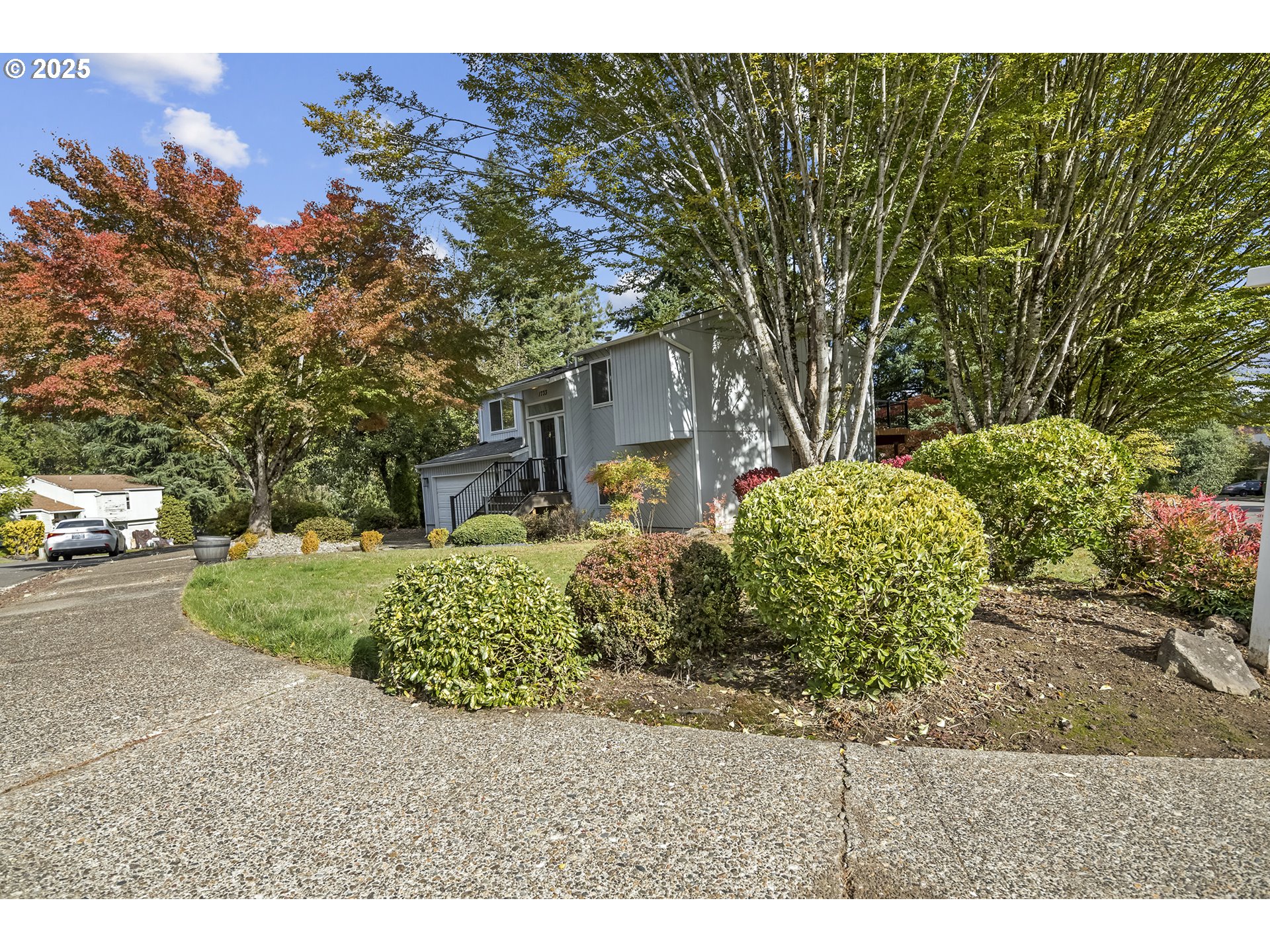 1733 JAMIE CIR