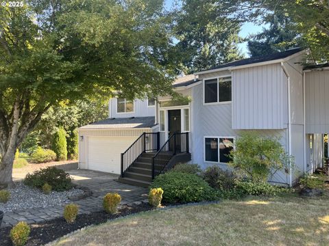 1733 JAMIE CIR West Linn OR 97068