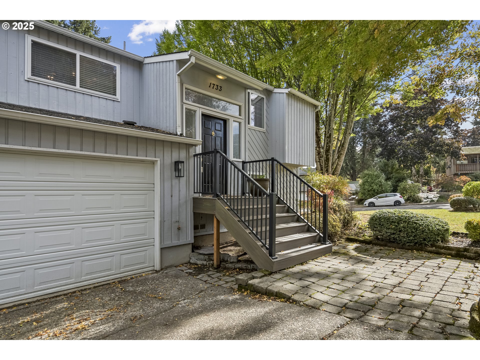 1733 JAMIE CIR
