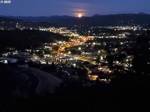 A home in Roseburg