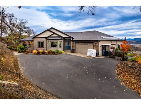 A home in Roseburg