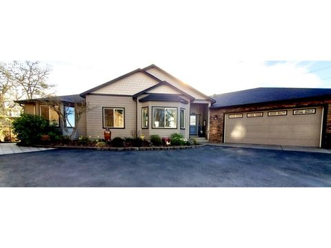 A home in Roseburg