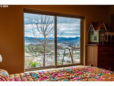 A home in Roseburg