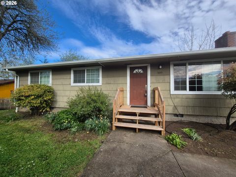 1935 MCKINLEY ST Eugene OR 97405
