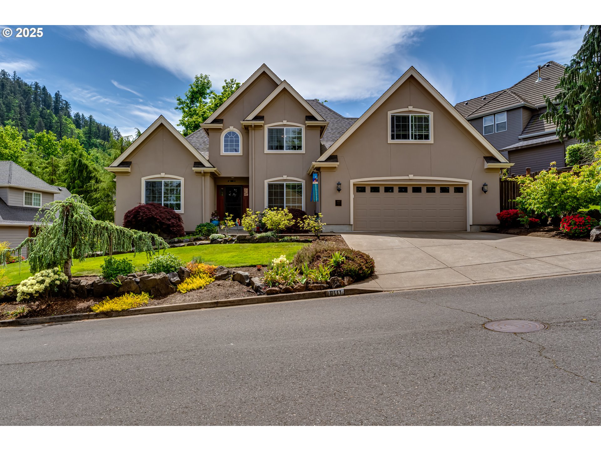6111 FERNHILL LOOP