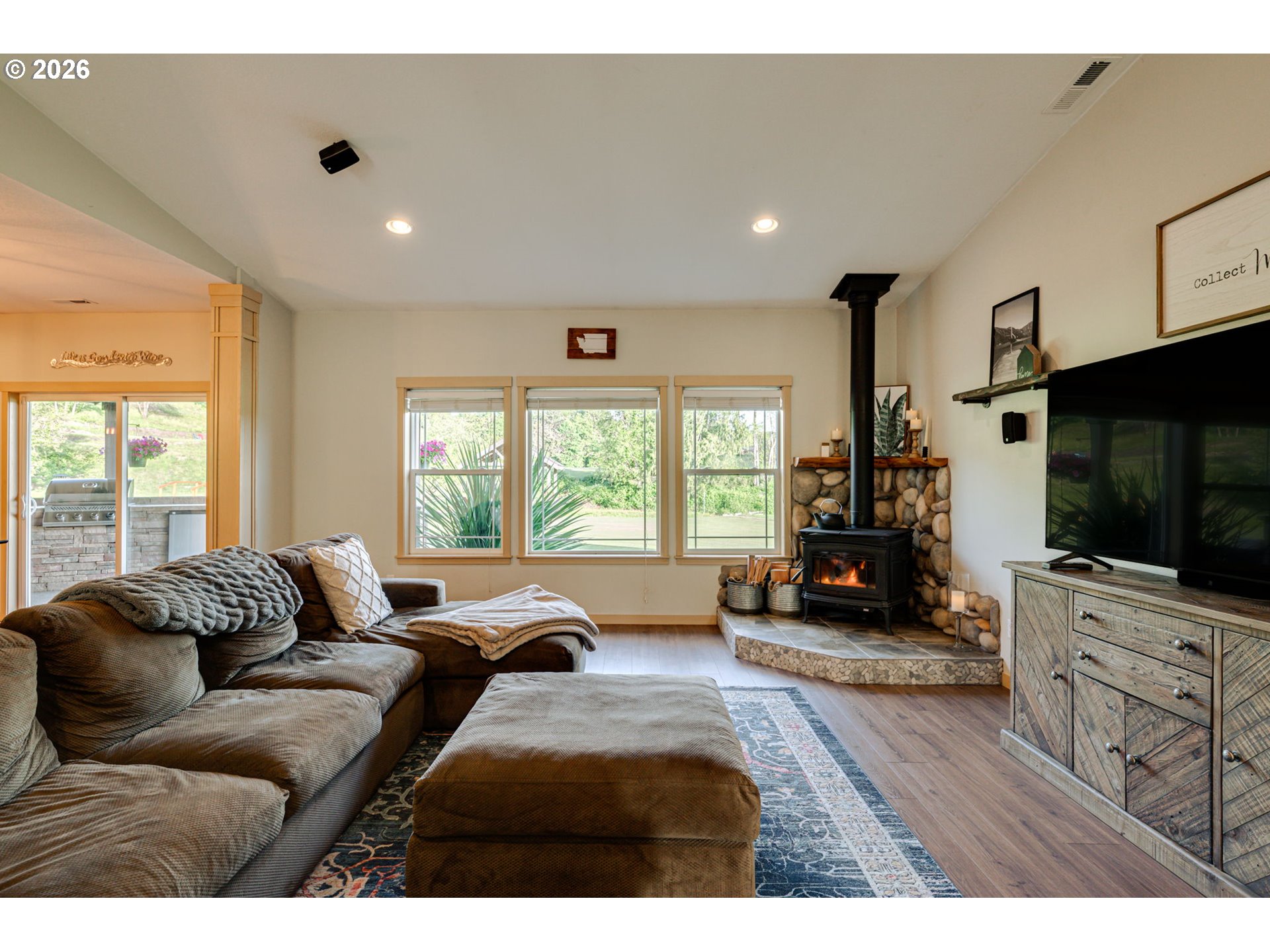 153 GLENHAVEN DR