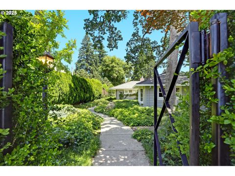 3840 SW 75TH AVE Portland OR 97225