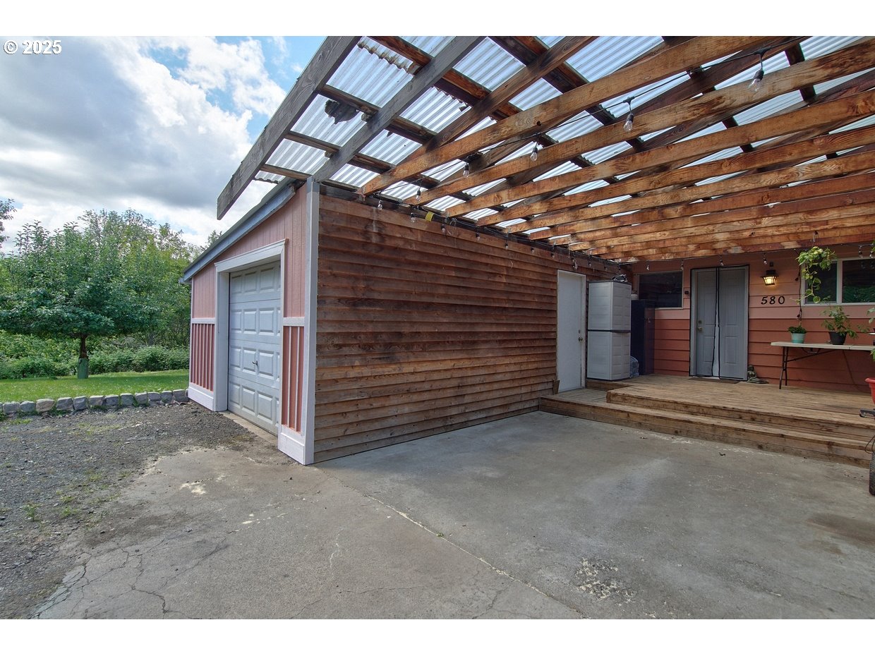 580 NE 69TH AVE