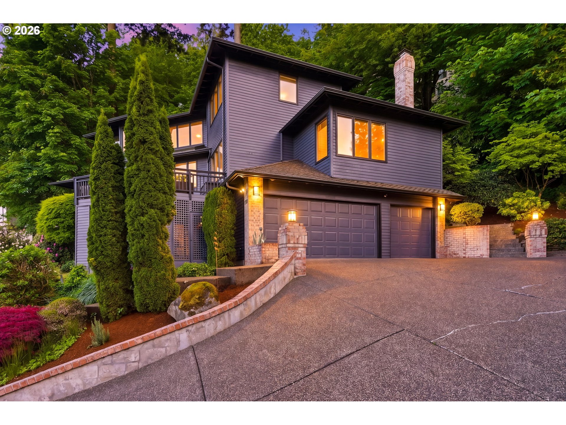 1520 EASTVIEW CT