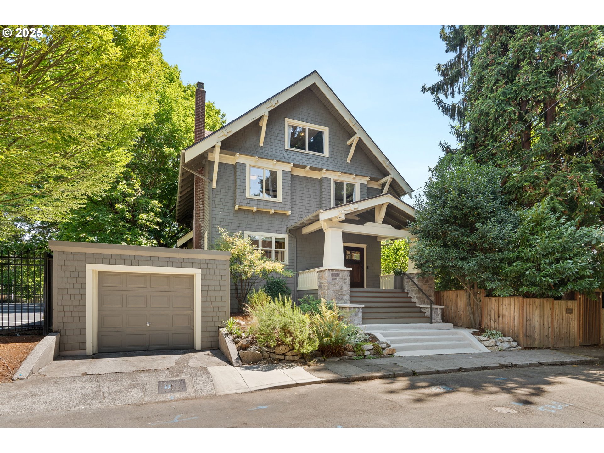 928 SE 18TH AVE