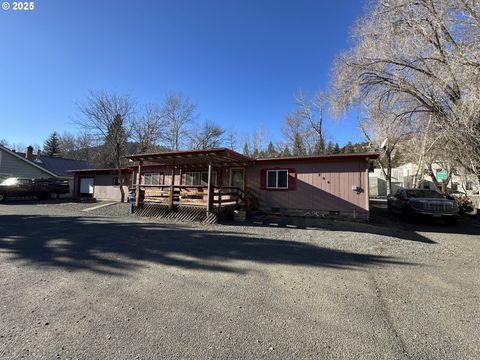 206 S WASHINGTON ST Canyon City OR 97820