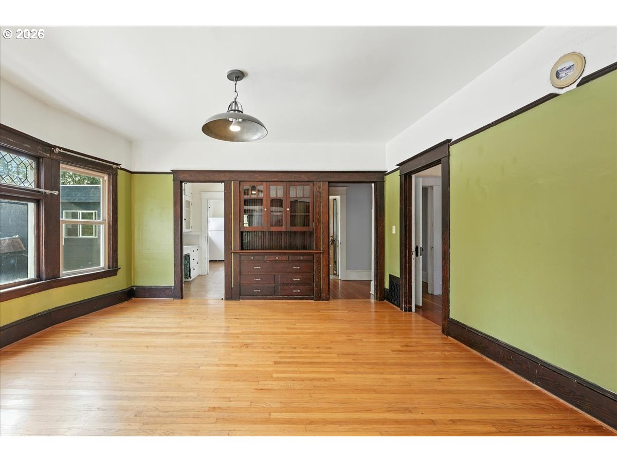 1917 1919 NE 10TH AVE NE