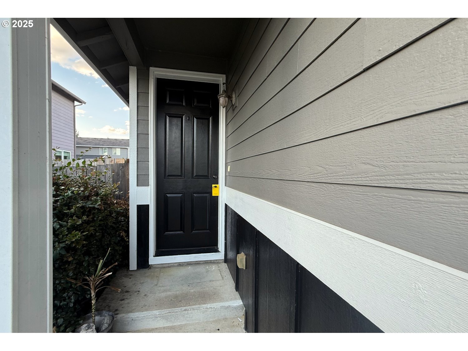 902 SE 11TH WAY