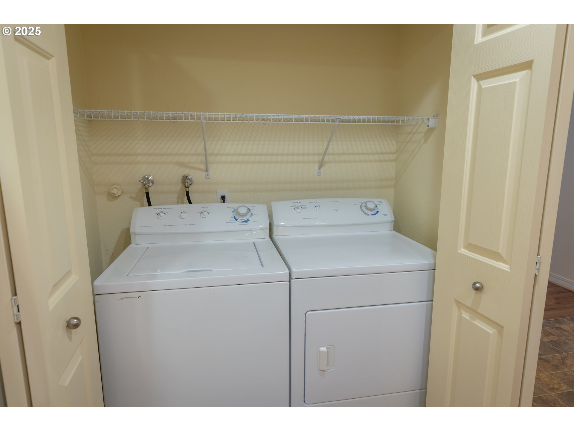 3600 A ST 16