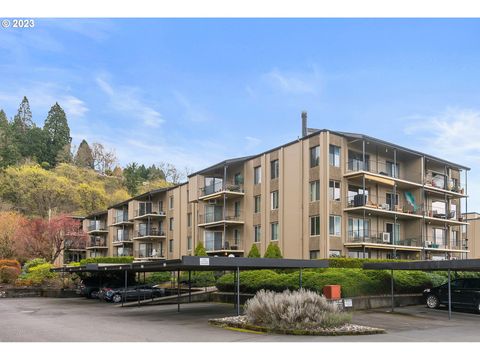 Photo of 5565 E Evergreen Blvd #3406, Vancouver, WA 98661 (MLS # 175130822)