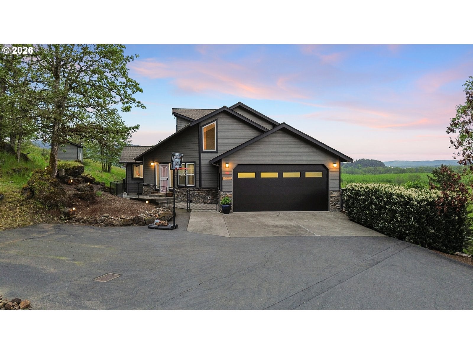 72 BLUFF RD