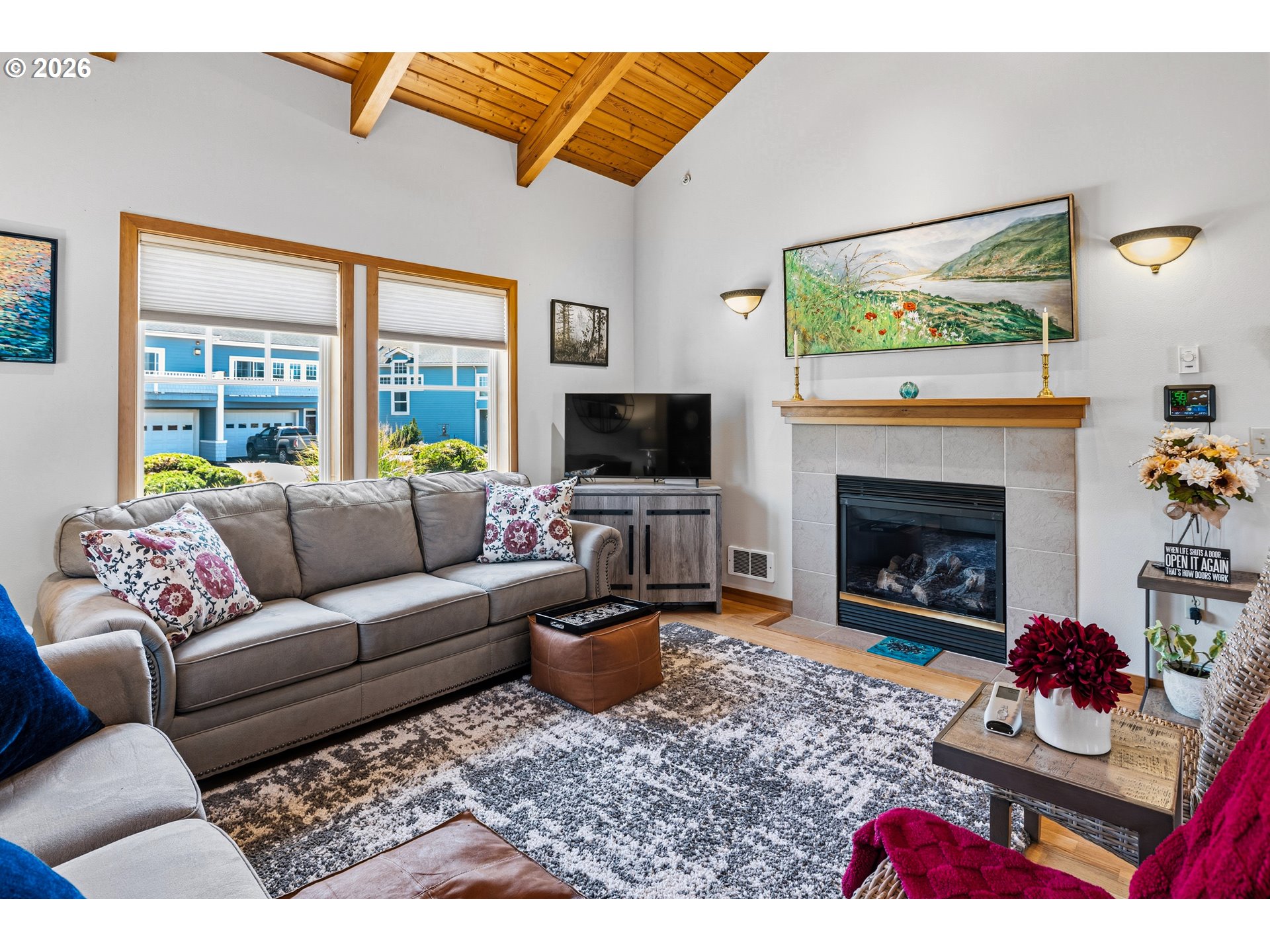 1324 VILLAGE LOOP