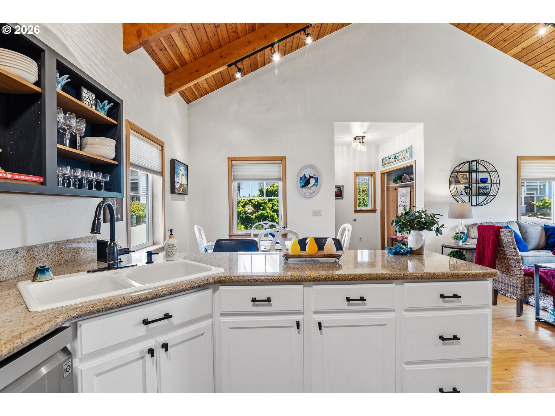1324 VILLAGE LOOP