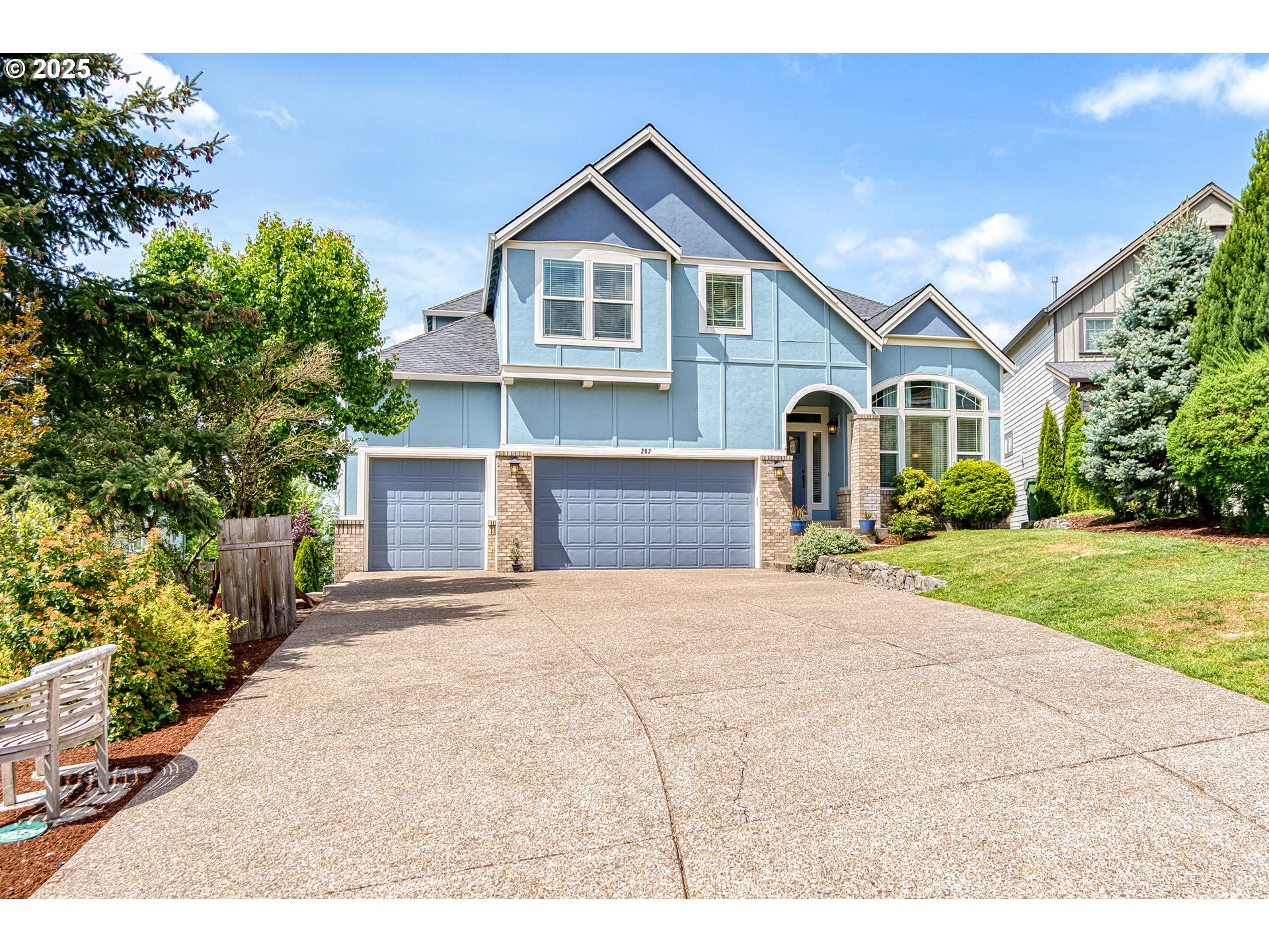 207 N LINK CT