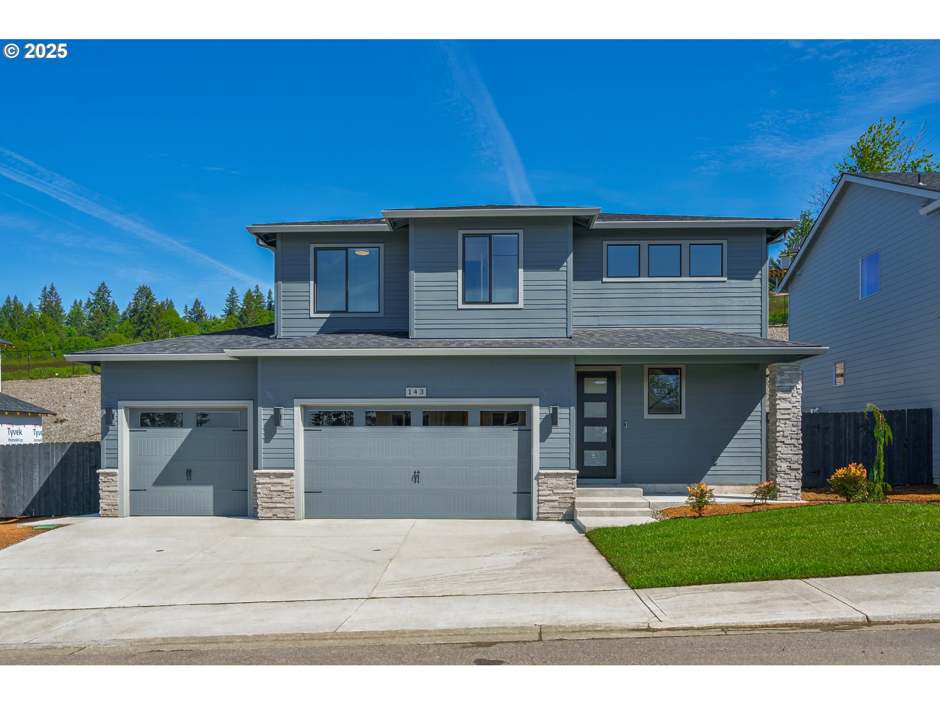 143 W 20TH WAY