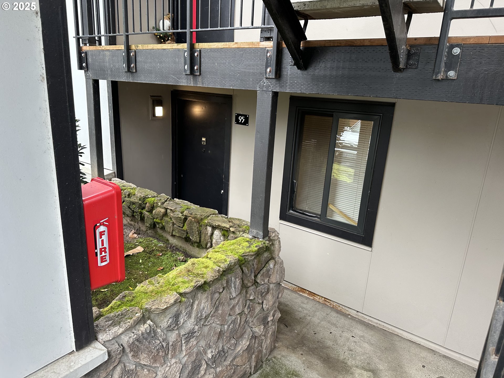 14095 SW WALKER RD 95