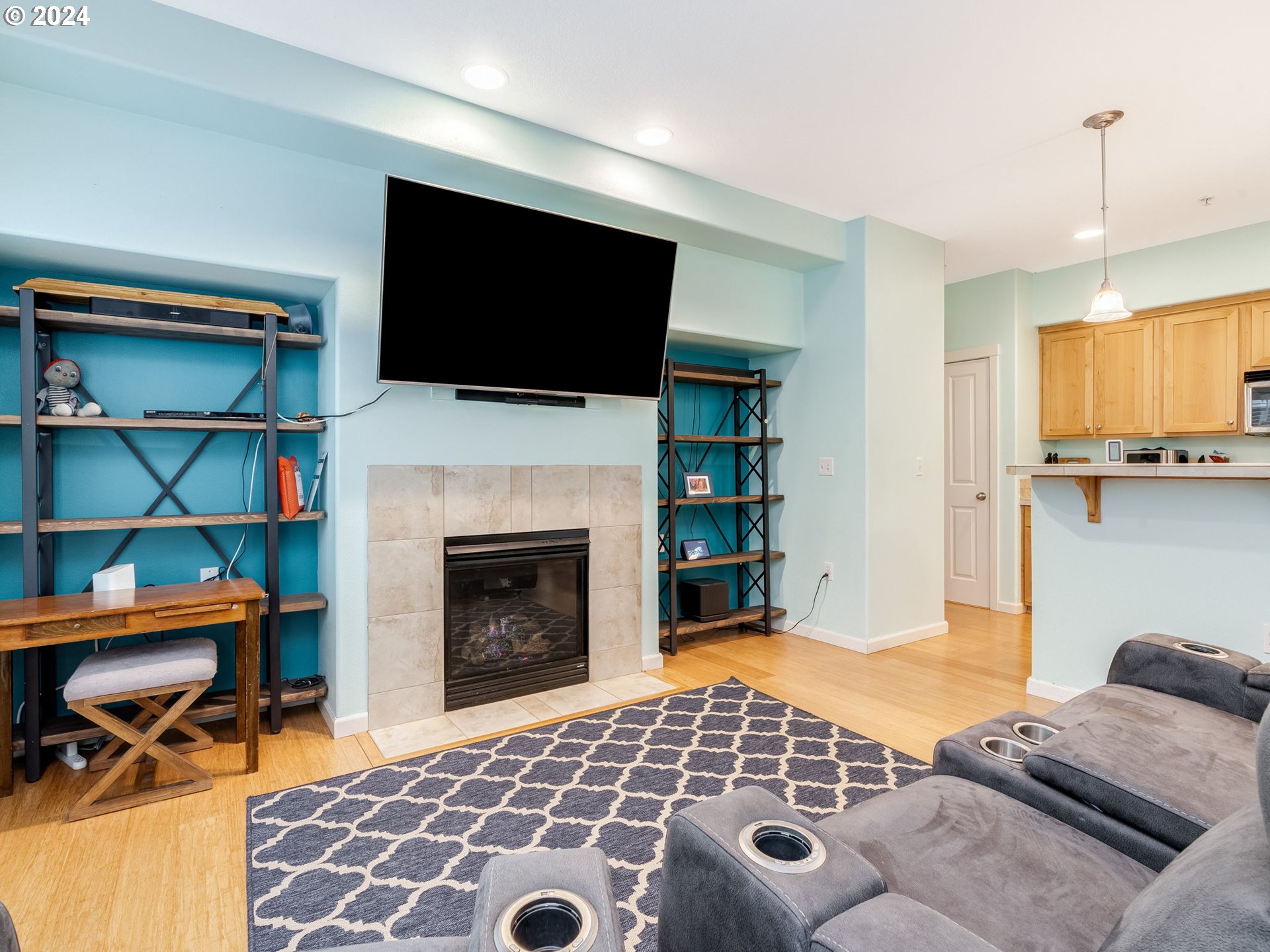 Hillsboro, Oregon 97006, United States, 2 Bedrooms Bedrooms, ,1 BathroomBathrooms,Residential,Pending,34529