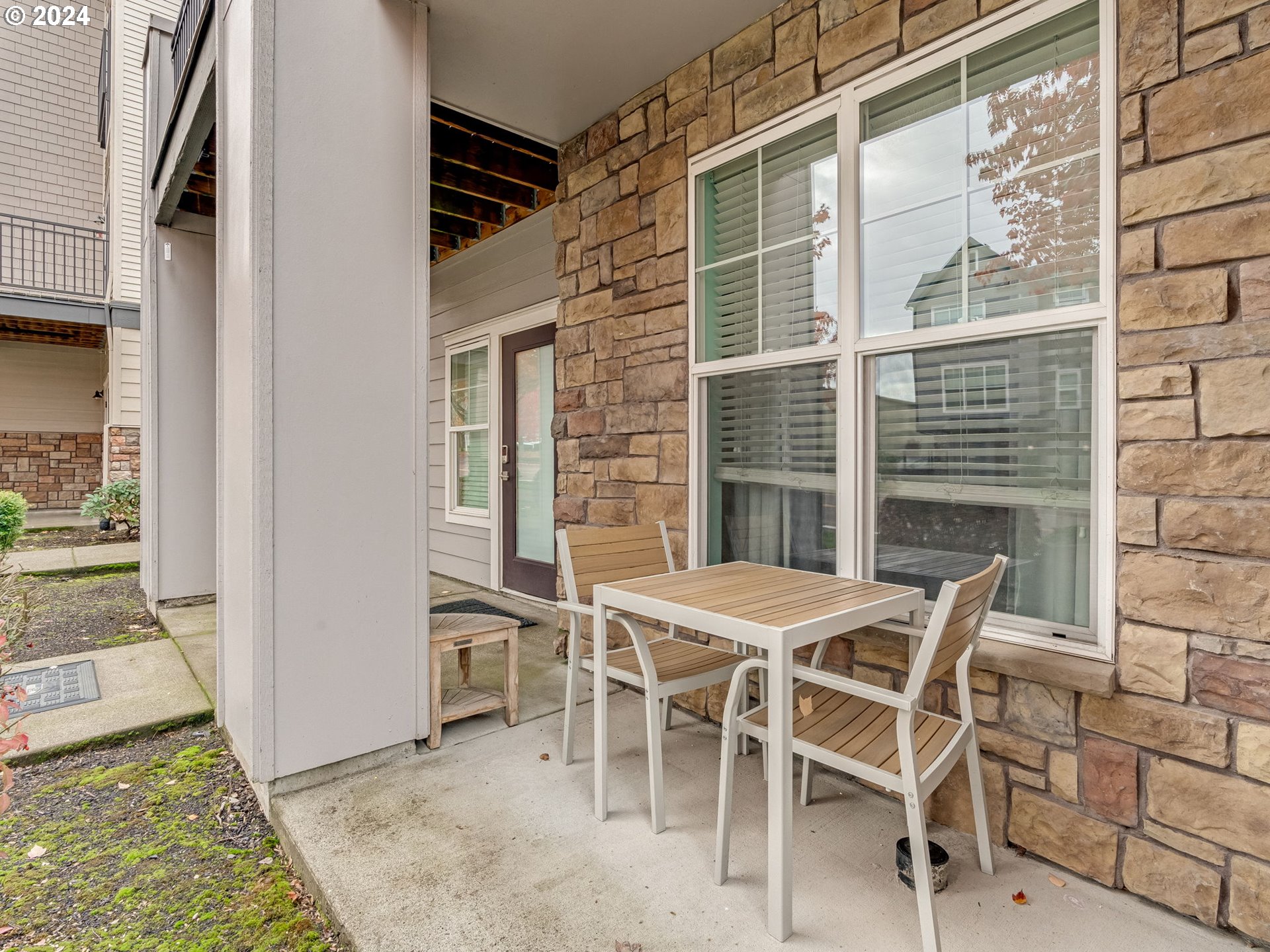 Hillsboro, Oregon 97006, United States, 2 Bedrooms Bedrooms, ,1 BathroomBathrooms,Residential,Pending,34529