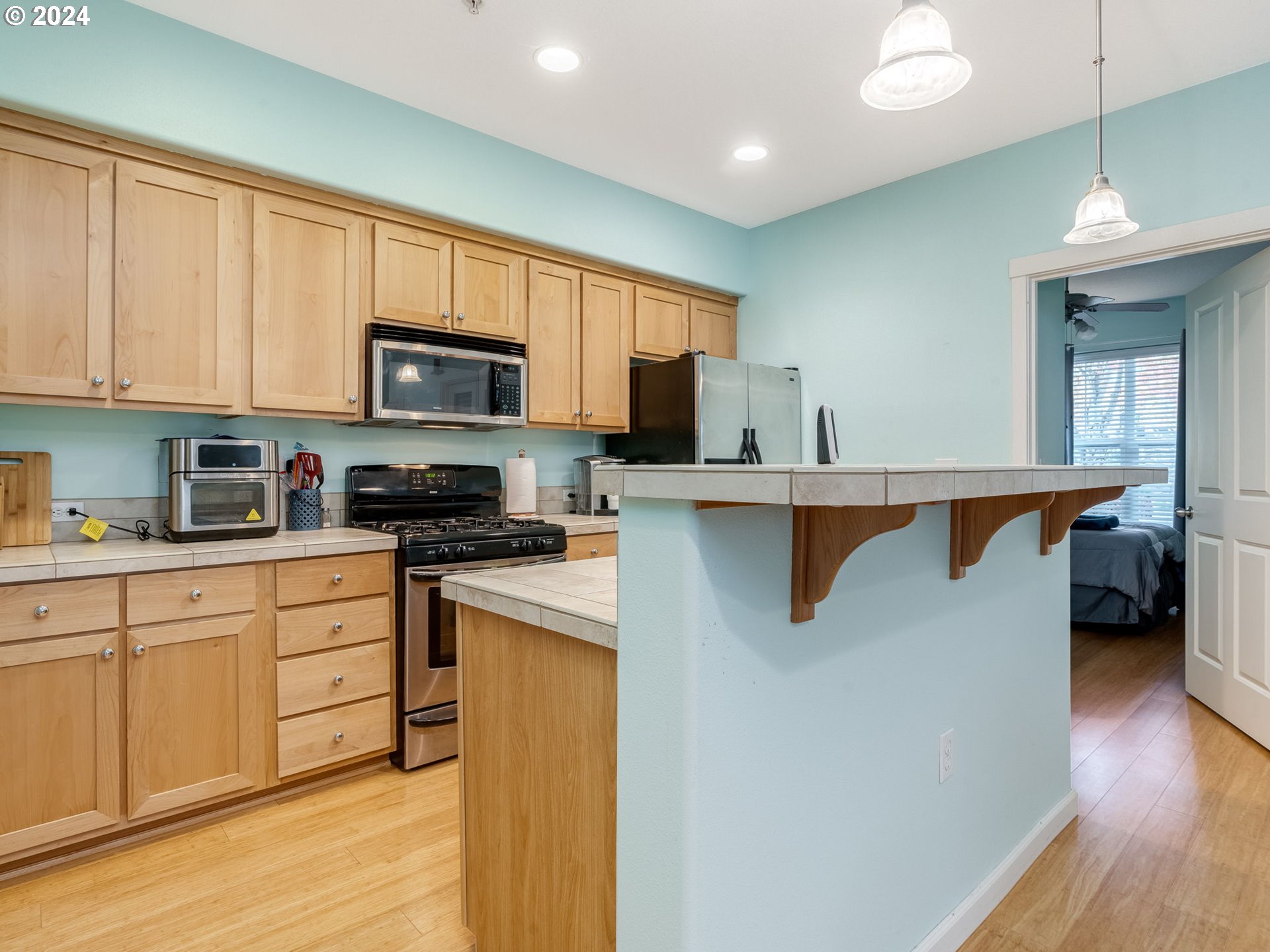 Hillsboro, Oregon 97006, United States, 2 Bedrooms Bedrooms, ,1 BathroomBathrooms,Residential,Pending,34529