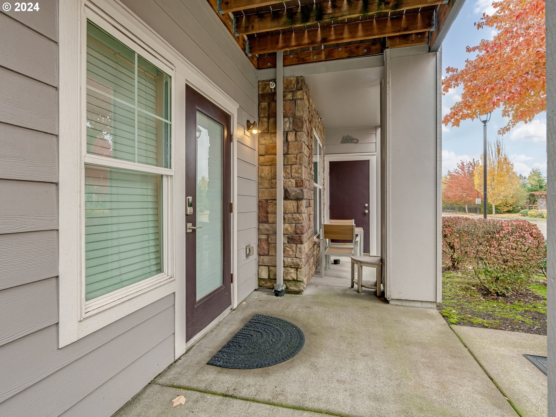 Hillsboro, Oregon 97006, United States, 2 Bedrooms Bedrooms, ,1 BathroomBathrooms,Residential,Pending,34529