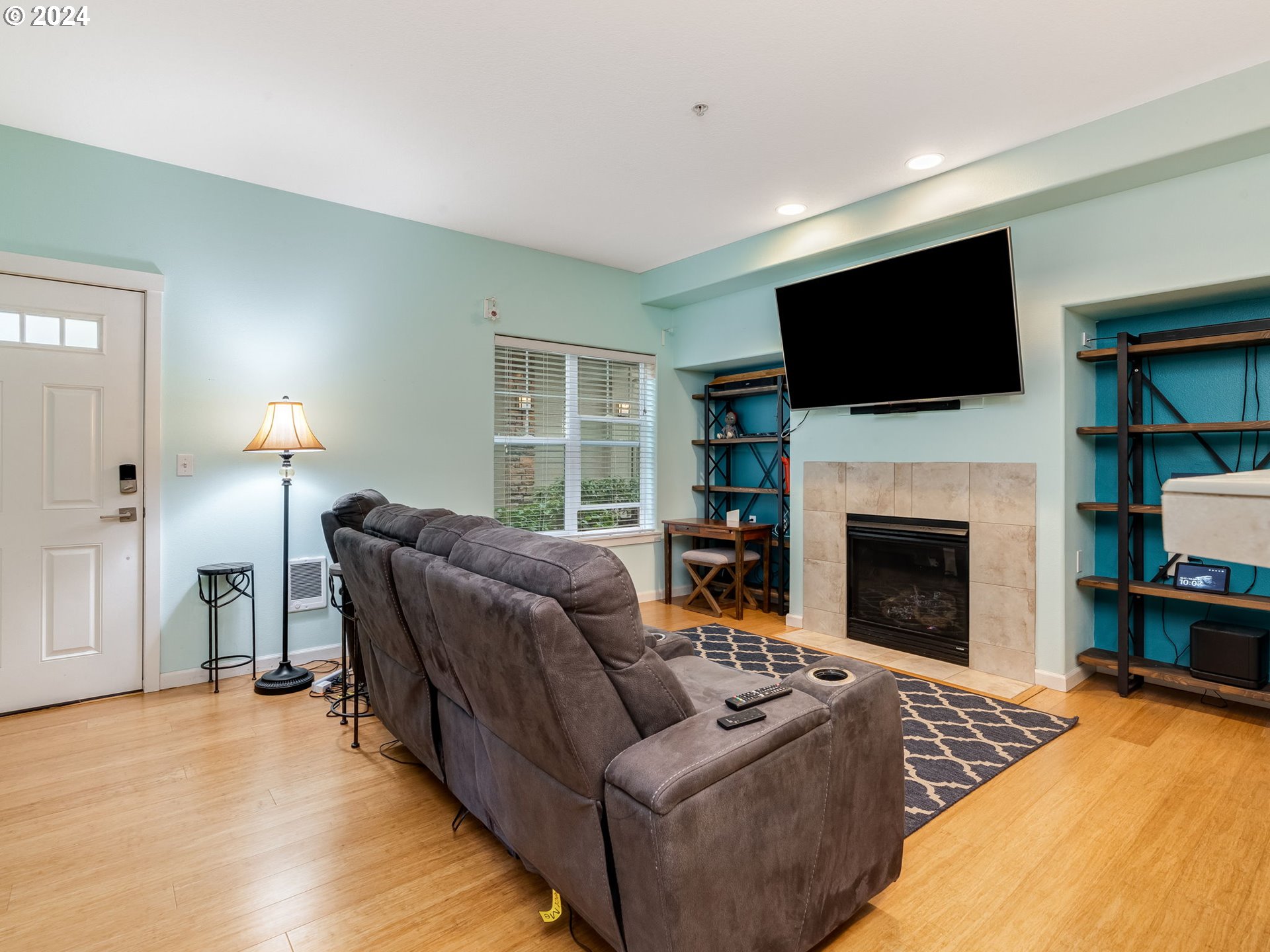 Hillsboro, Oregon 97006, United States, 2 Bedrooms Bedrooms, ,1 BathroomBathrooms,Residential,Pending,34529