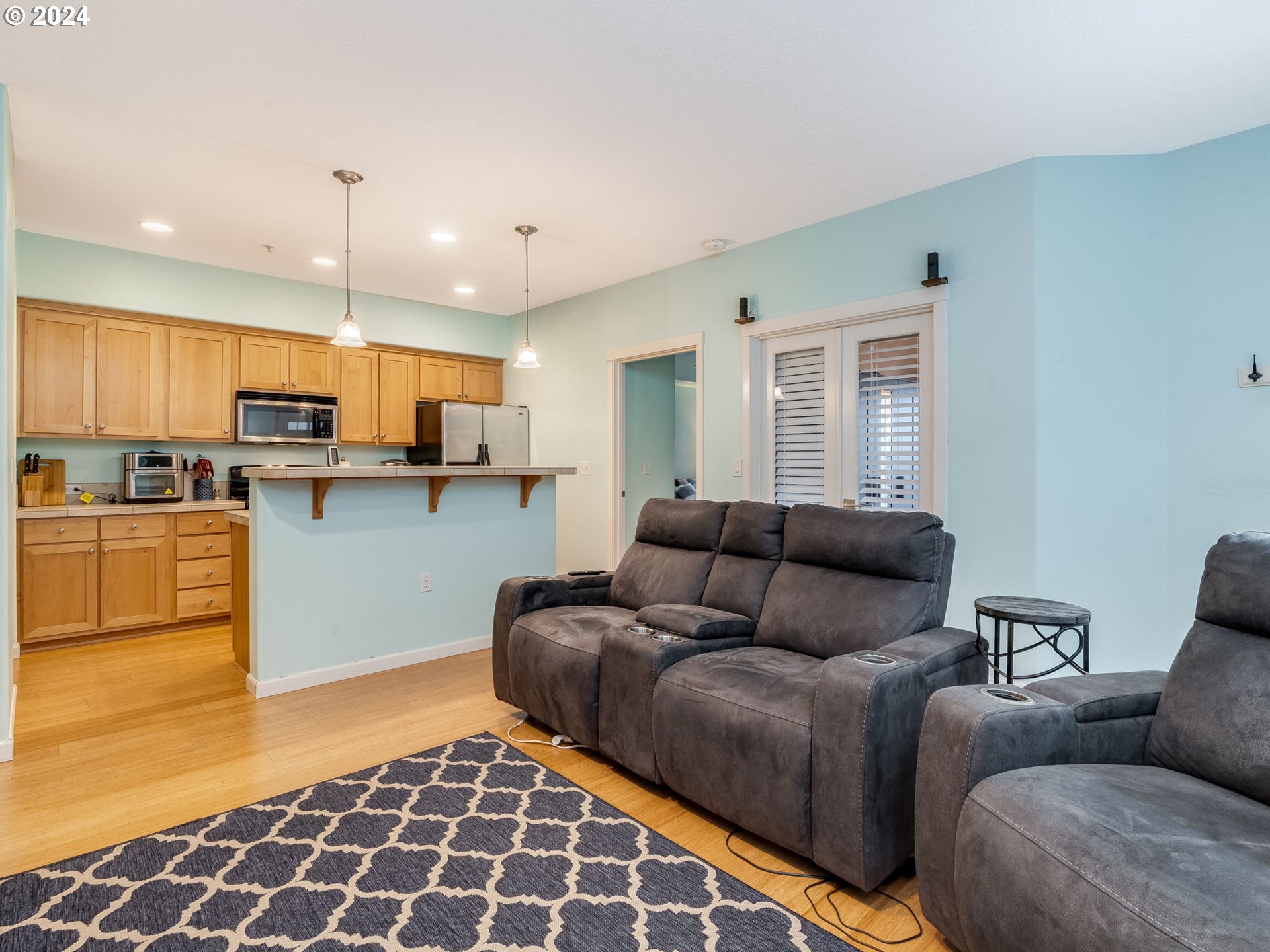 Hillsboro, Oregon 97006, United States, 2 Bedrooms Bedrooms, ,1 BathroomBathrooms,Residential,Pending,34529